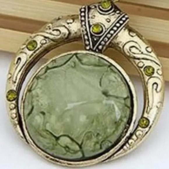 NWT Unique Handwoven Rice Bead Necklace - Bohemian Chic Round Gemstone Pendant - Picture 2 of 5